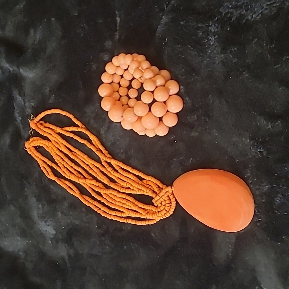 VINTAGE Wood Necklace & Sizable Up To 22" Pink Bracelet